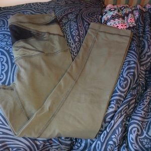 Lululemon crop pants